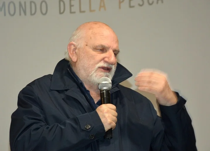 Circolo dei Sambenedettesi, atto di vandalismo serio campanello d'allarme di una deriva sociale sempre più distopica