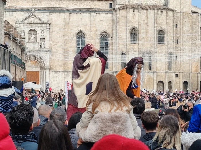 Ascoli, le "Befane" scenderanno da Palazzo dei Capitani