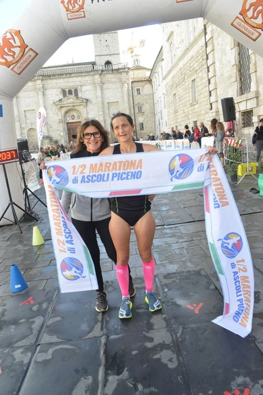 Lusinghiero successo della Mezza Maratona di Ascoli nel segno di Stefano Massimi e Francesca Bravi