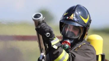 Furgone con 3 bombole GPL prende fuoco in autostrada