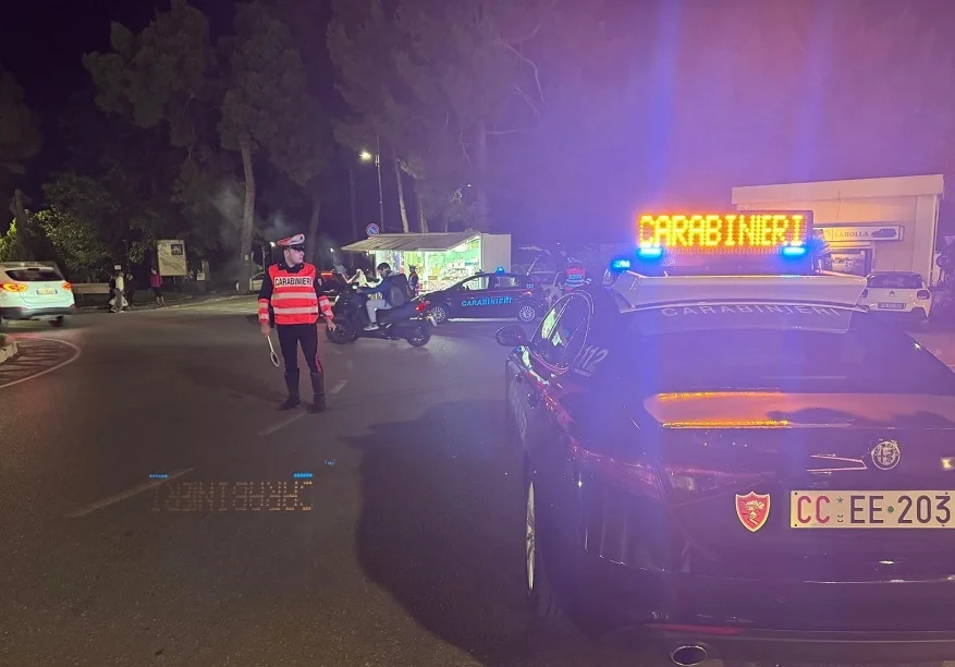 Controlli dei Carabinieri lungo la costa teramana