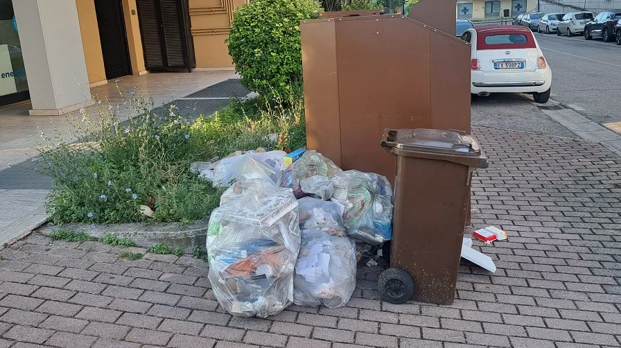 Ascoli Piceno - Nuova raccolta del secco, partenza con qualche inconveniente