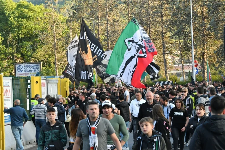 Ascoli Calcio - Abbonamenti, sottoscritte 1.300 tessere: da domani scatta la seconda fase