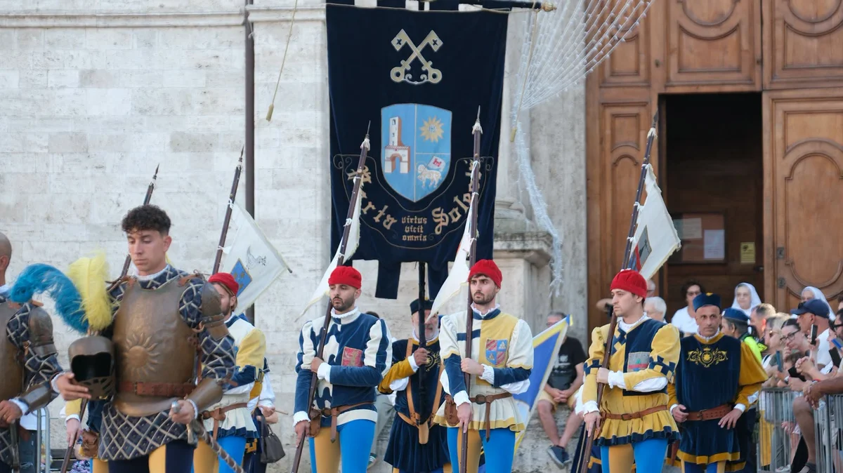 Ascoli Piceno - L'allerta caldo sulla Quintana di agosto, il corteo rischia di essere posticipato