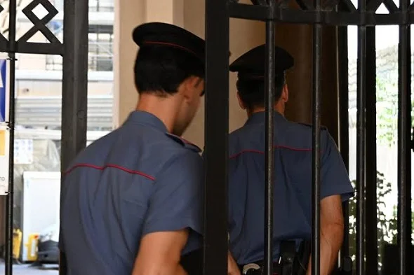 Finto carabiniere tenta la truffa a un'anziana nel Fermano, denunciato 