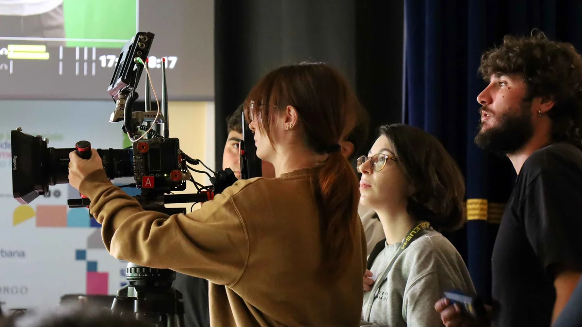 Montalto delle Marche: partecipazione e grande entusiasmo per il primo weekend di lezioni della Metroborgo Film Academy. Il 3 e 4 ottobre si va sul set.