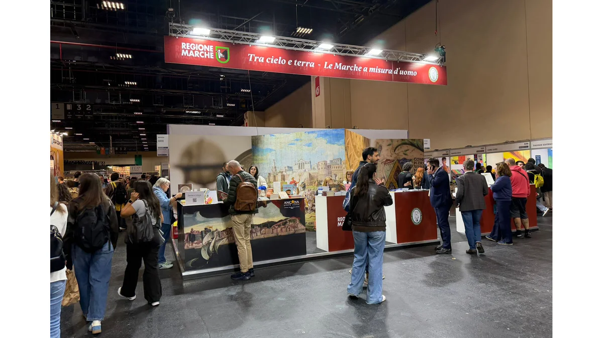 SALONE INTERNAZIONALE DEL LIBRO, LO STAND DELLE MARCHE RACCONTA AL MONDO LA BELLEZZA CHE LA REGIONE CUSTODISCE E PROMUOVE