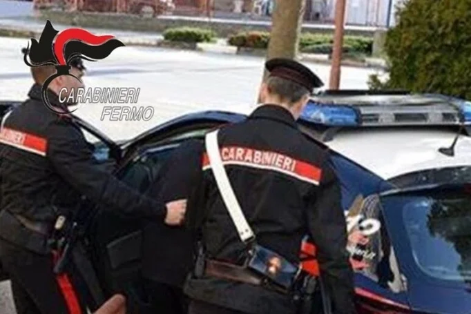 Minacce di morte davanti ai familiari per un debito di droga