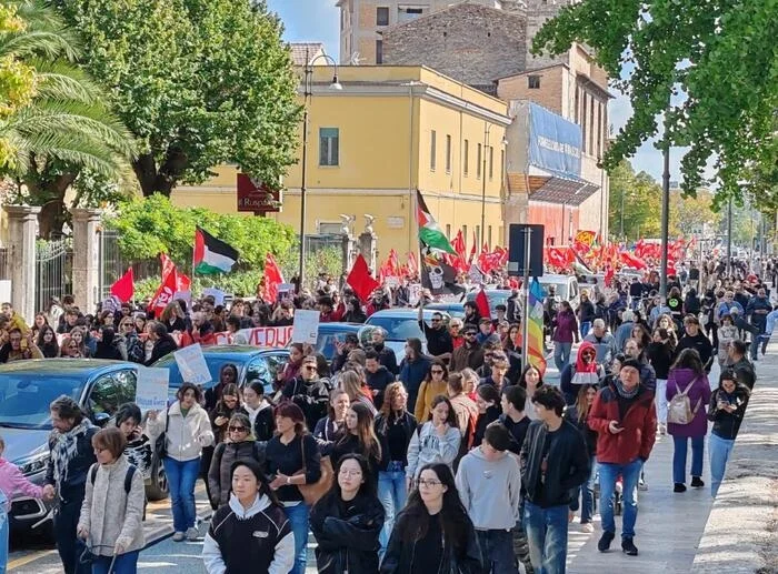 'Siamo Flotilla, stop genocidio', migliaia in corteo ad Ascoli Piceno