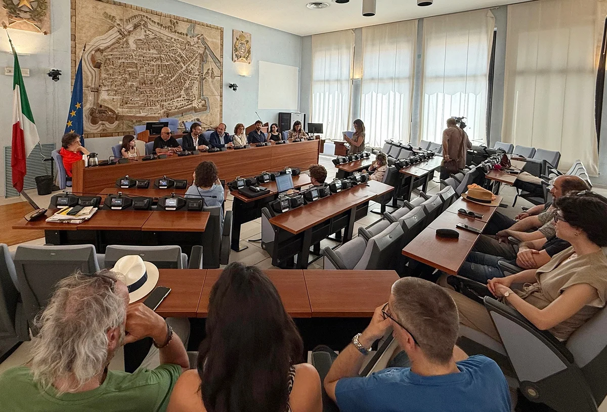 Set a Pesaro per il film Miopia: le identità nascoste