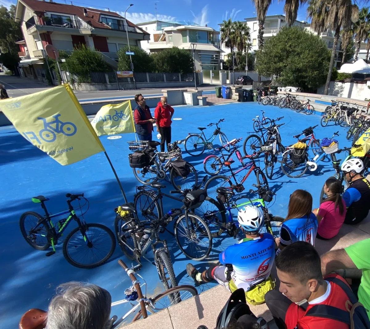PEDALATA CON EMERGENCY, UN SUCCESSO