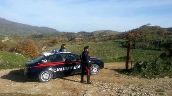 Occupazioni abusive e immigrazione irregolare, blitz in casolari e quattro denunce 