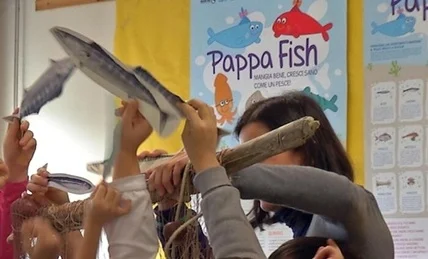 “Pappa Fish”, il pesce fresco locale torna nelle mense scolastiche