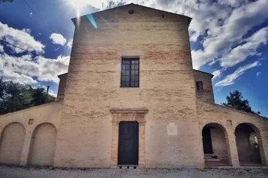 Profanata chiesa a Fermo, rubati vasi sacri e ostie consacrate 