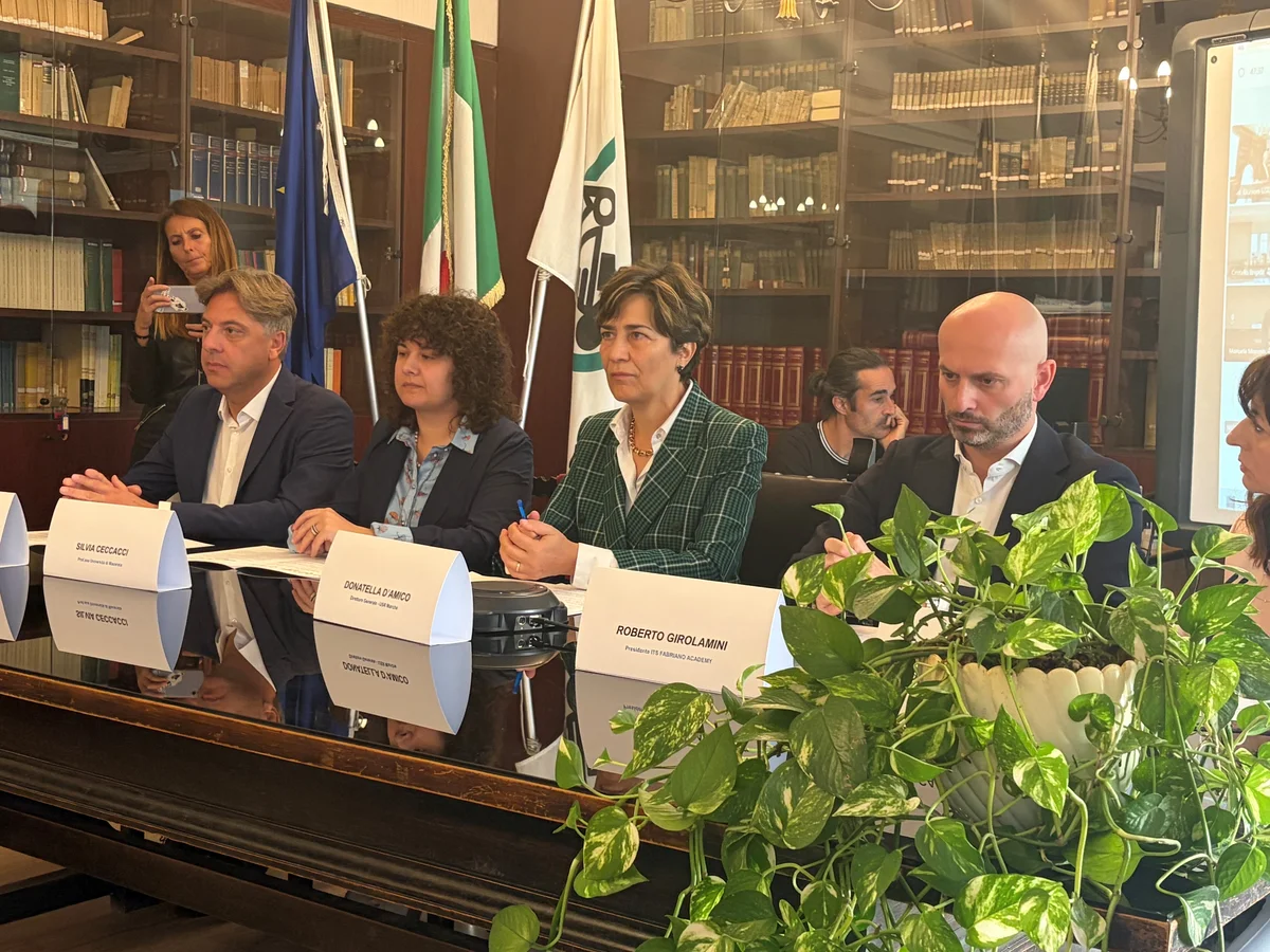 Un satellite per l’ambiente e la matematica delle pluriclassi dell’entroterra:  il Piceno a Didacta Italia con cinque progetti