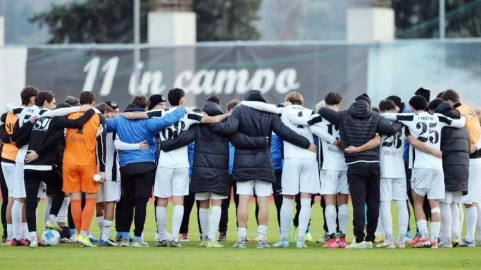 Nel girone F di serie D il Teramo non approfitta del mezzo passo falso della capolista fermata dal Giulianova