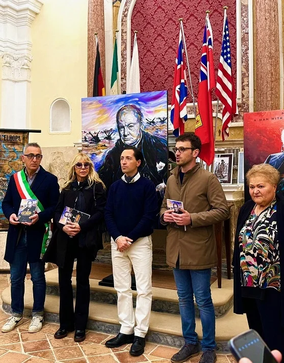 Winston Churchill e Mario Vespasiani ultimo week-end di apertura di una mostra memorabile