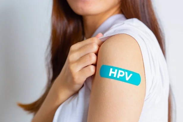 PAPILLOMA VIRUS, DA GENNAIO VACCINAZIONE ESTESA ALLE FARMACIE