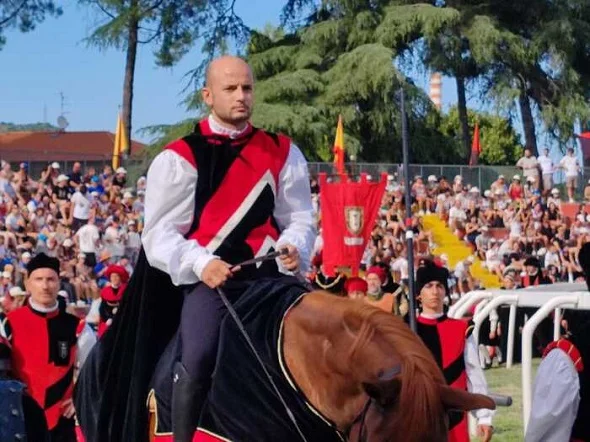 Quintana di Ascoli, vince Mattia Zannori per il sestiere di Porta Tufilla 