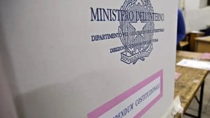 Invita al 'SI' sul referendum, dipendente rischia il posto