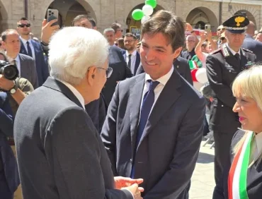 25 APRILE, MATTARELLA A SAN SEVERINO MARCHE: MEMORIA, LIBERTÀ E DIFESA DELLA DEMOCRAZIA AL CENTRO DELL’INTERVENTO DEL PRESIDENTE ACQUAROLI