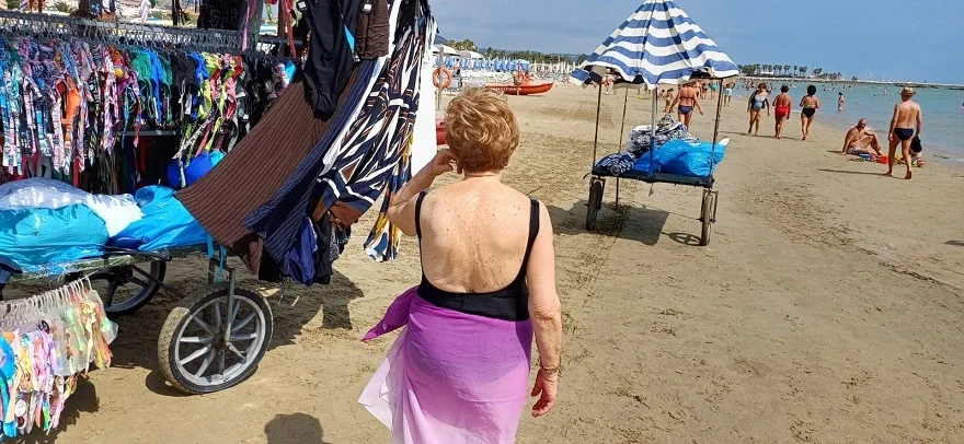 Operazione di contrasto al commercio abusivo sulla spiaggia di San Benedetto