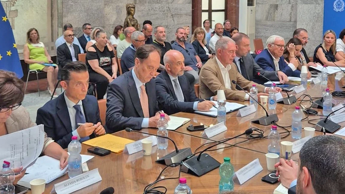 VERTENZA ELECTROLUX: AL MIMIT LA REGIONE MARCHE CHIEDE GARANZIE PER CERRETO D'ESI