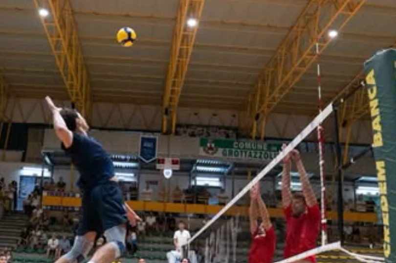 Il PalaSavelli riapre le porte al volley, in arrivo l’amichevole tra Yuasa Battery e Cisterna