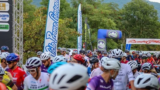 A Camerano spettacolo di successo per la 24ª edizione della RampiConero, aspettando le nozze d’argento nel 2027