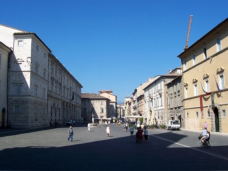 Ascoli Piceno - Nuovo look per piazza Arringo, al via la riqualificazione