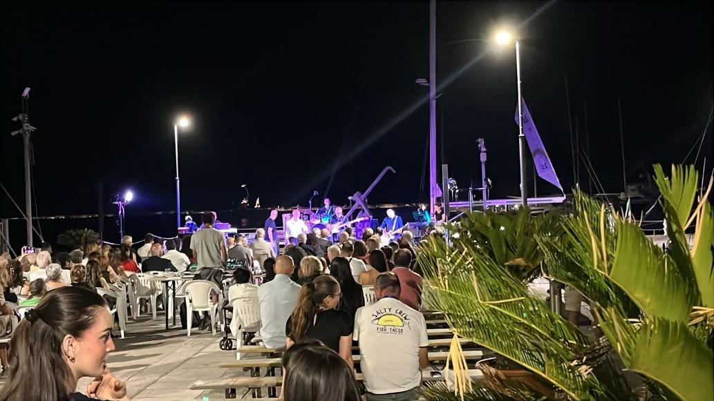 Tra musica, memoria e legalità, l'intensa serata dell’associazione “Il Rompibolle” al Circolo Nautico Sambenedettese con "Salvo, storia dell’Arma e di un Eroe"