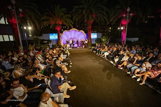 Fashion Mood CNA, la pioggia non ferma il successo del concorso “Futuro stilisti” alla Palazzina Azzurra