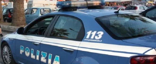 In manette una pusher dopo l'irruzione della Polizia in abitazione