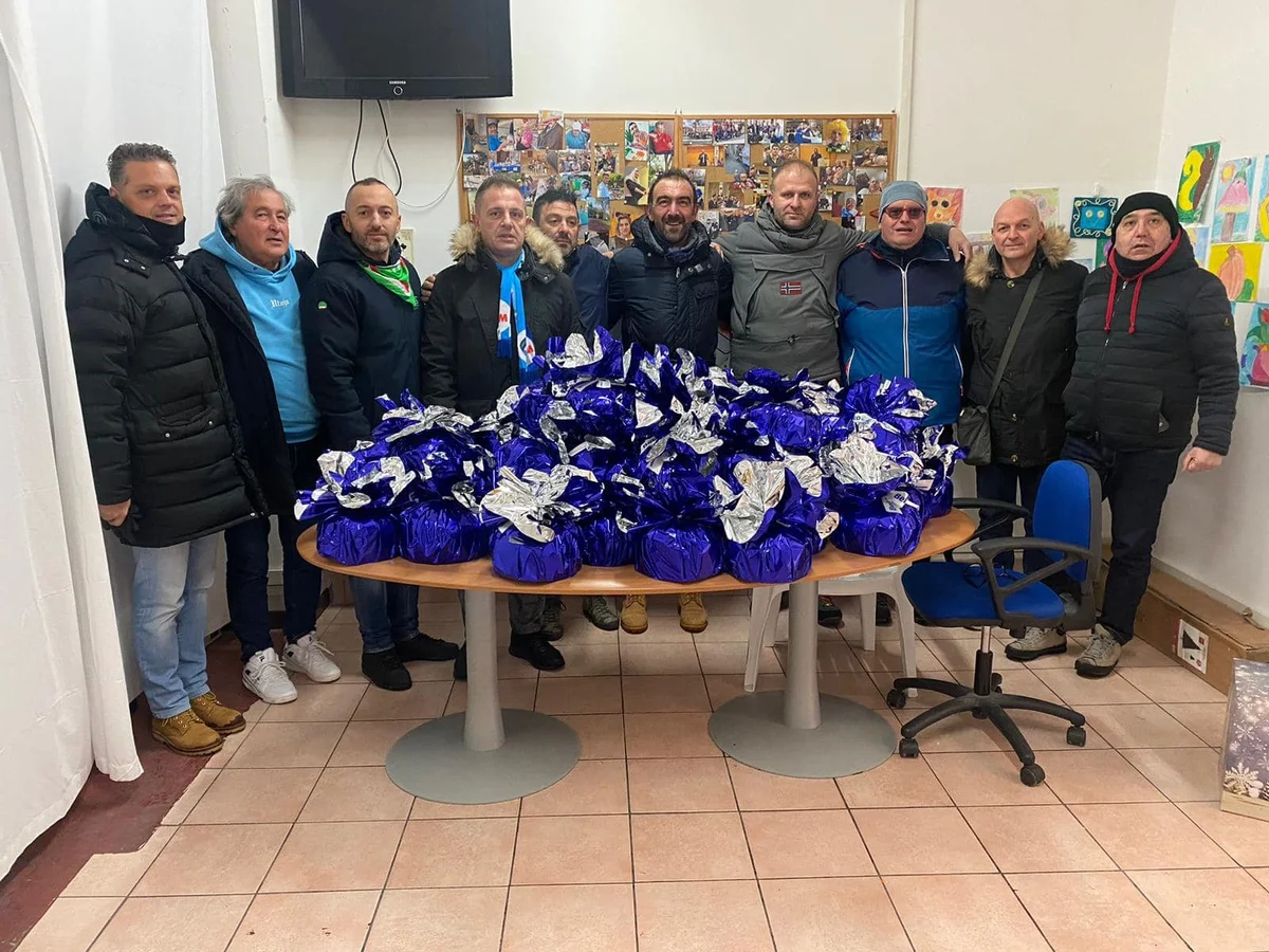A Comunanza, i lavoratori della Beko donano i panettoni alla casa di riposo