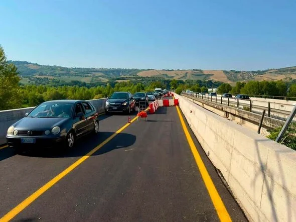Collegamento tra Ascoli Piceno e Teramo, sul Ponte Ancaranese torna finalmente il doppio senso di marcia 