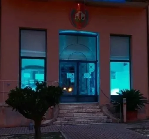 Palazzo Ravenna si illumina di blu