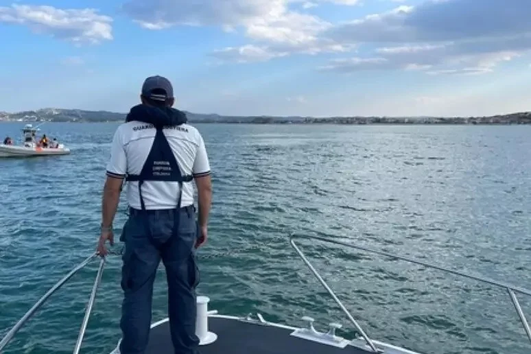 Barche a vela rovesciate fra Marche ed Emilia Romagna, tutti salvati