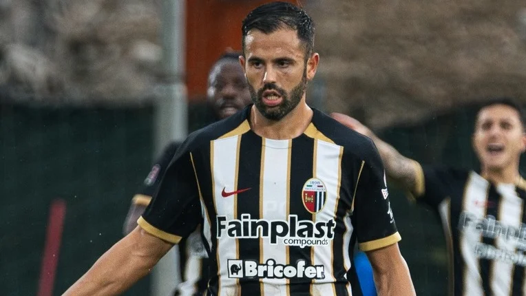 Ascoli Calcio - Il difensore Menna passa al Teramo, toccante la sua lettera di addio al Picchio 