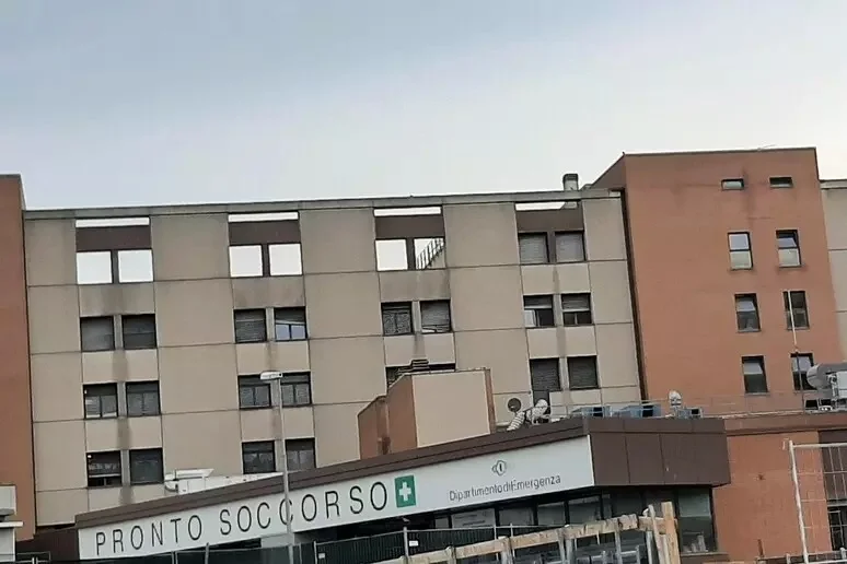 Malore in piscina a Fermo, 17enne deceduto dopo tre giorni