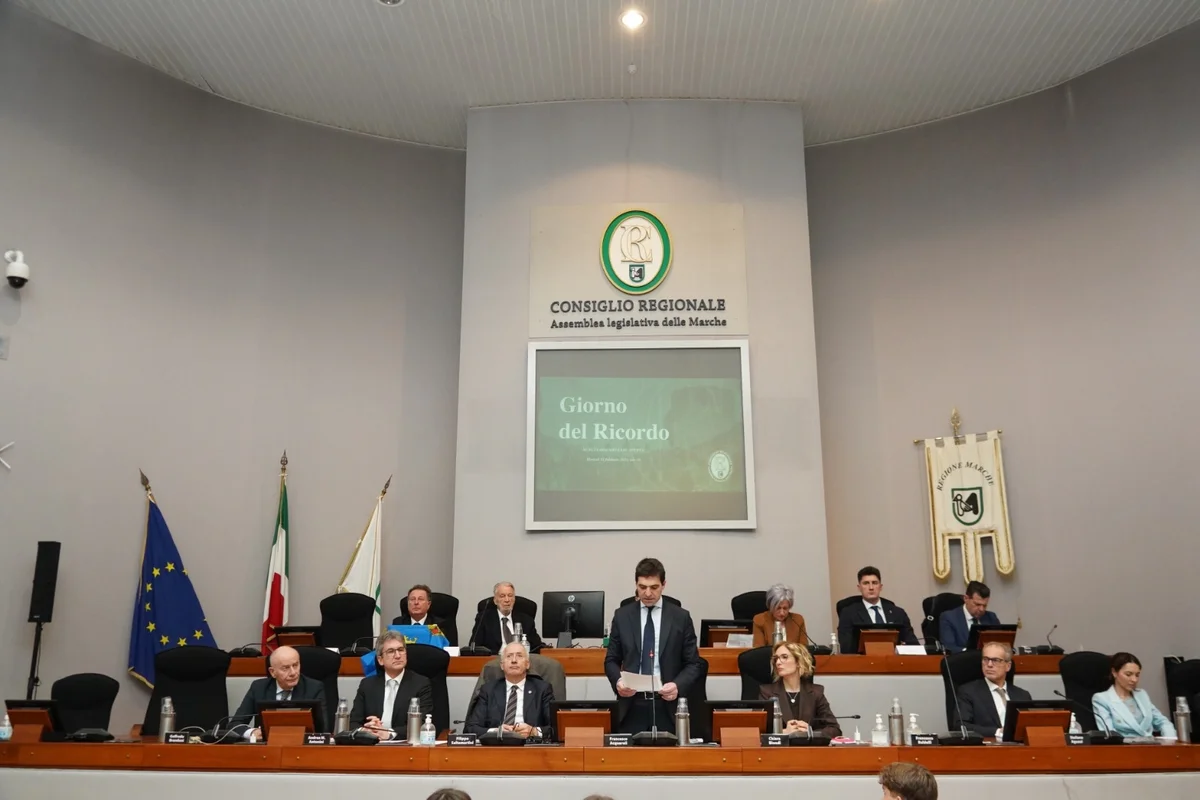 L’INTERVENTO DEL PRESIDENTE FRANCESCO ACQUAROLI IN CONSIGLIO REGIONALE PER LA GIORNATA DEL RICORDO 2025