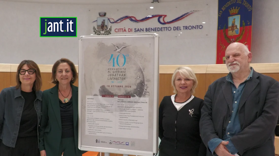 Il monumento al Gabbiano Jonathan Livingstone di San Benedetto del Tronto, compie 40 anni