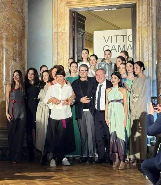 Applausi allo stilista marchigiano Vittorio Camaiani a Roma con la collezione dedicata all’Oriente