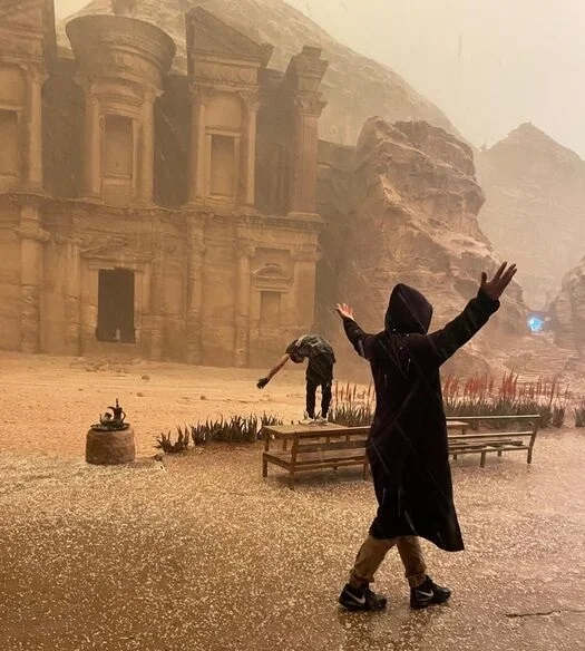 Turisti marchigiani a Petra salvati in extremis
