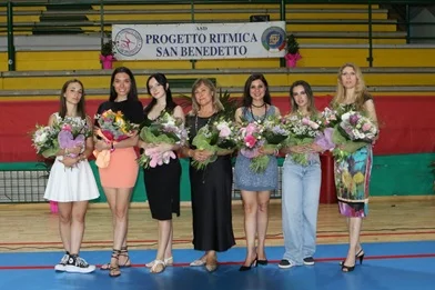 Tanto pubblico al Palasport di San Benedetto per il Gala di ginnastica ritmica dal titolo “Viaggio nel tempo”