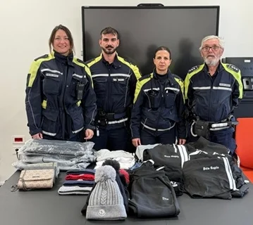 San Benedetto, sequestro di un ingente quantitativo di merce con marchi contraffatti durante il mercato infrasettimanale