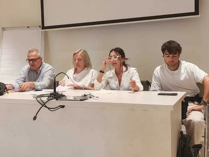 Dieci anni di attività, Ama Aquilone fotografa le fragilità