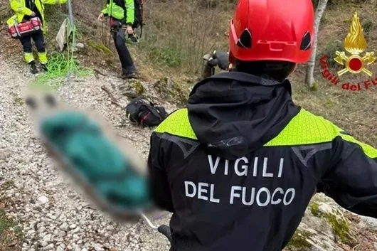 Escursionisti in montagna scoprono il cadavere di un uomo, è un 46enne scomparso