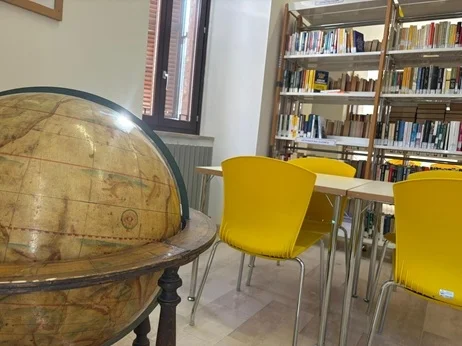 Due mappamondi per la Biblioteca “Rivosecchi”