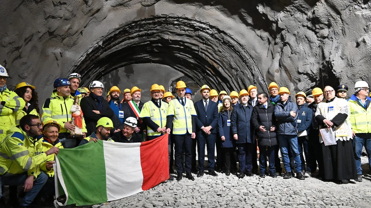 Abbattuto l’ultimo diaframma della galleria “Trisungo”