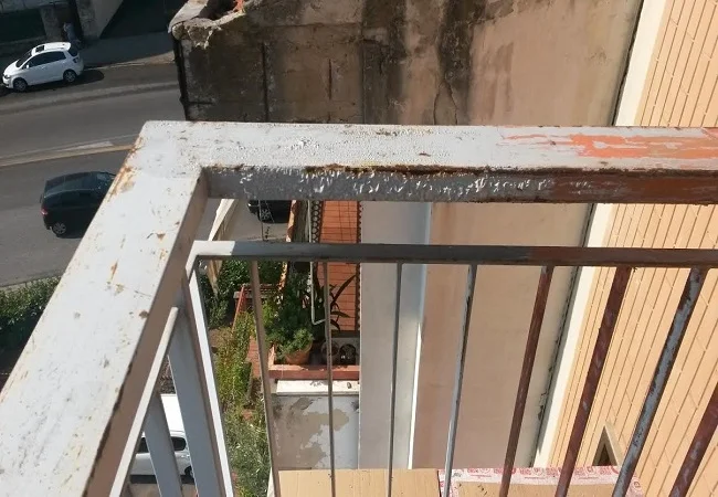 Roccafluvione: cede una ringhiera, bambino cade da tre metri e mezzo d'altezza